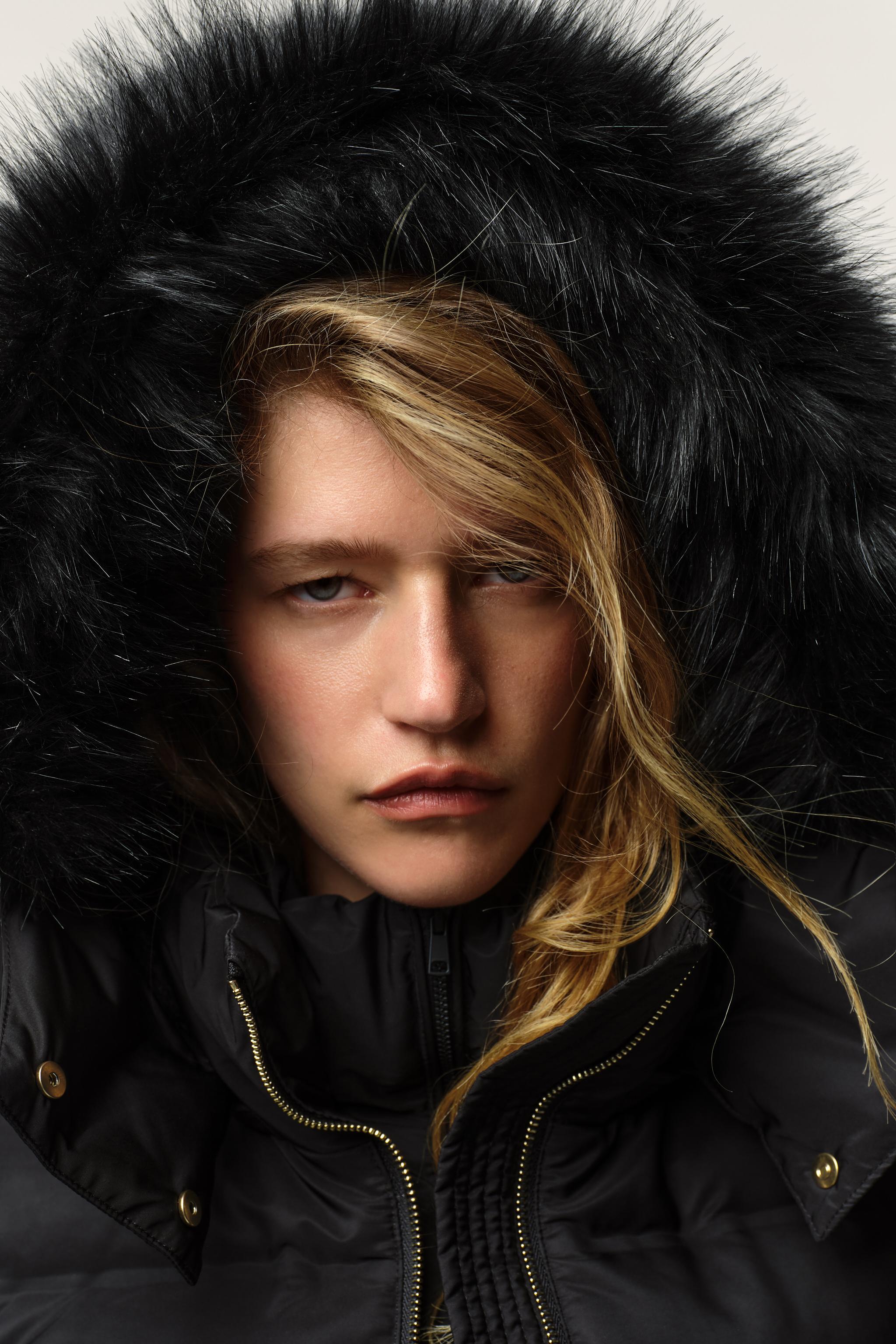 WATER REPELLENT WINDPROOF HOODED DOWN JACKET